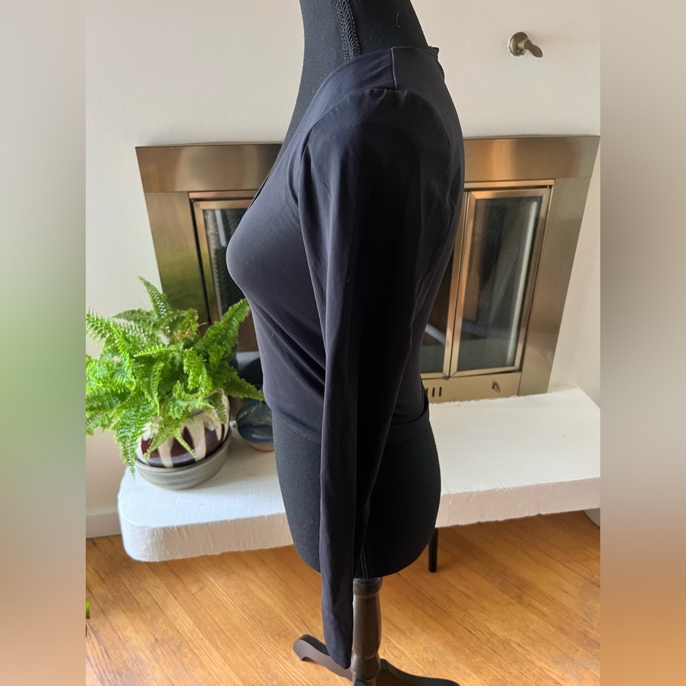 Babaton Black Long Sleeve Contour Cropped Top - Picture 2 of 6